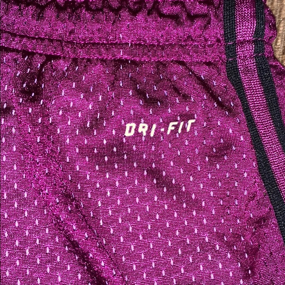 nike shorts - Picture 3 of 4